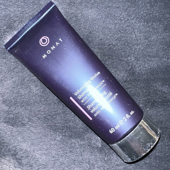 New Sealed Monat Volumizing Revive Shampoo w/ Rejuveniqe Travel Size 2 fl oz - Picture 1 of 3